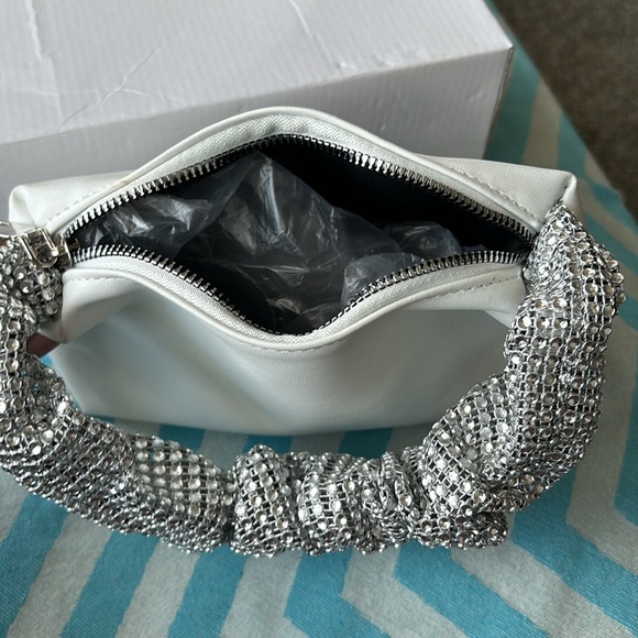 White Rhinestone Sparkle Bag – Chic Square Evening Purse - Picture 3 of 3